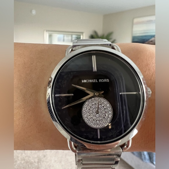 MICHAEL KORS. Portia Silver-Tone Watch
Style # MK3638. Used, good condition - Picture 2 of 2